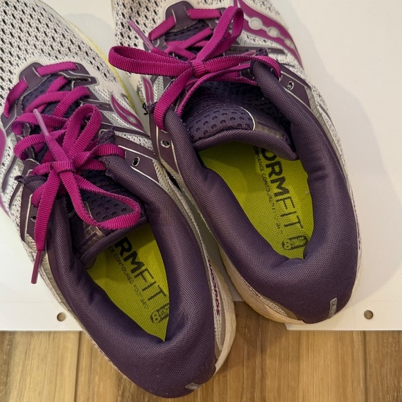 Saucony Triumph Iso 5 Running Sneaker Shoe White Purple size 9 - Picture 10 of 11